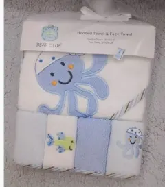 Hooded Towel With Washcloth – image 3